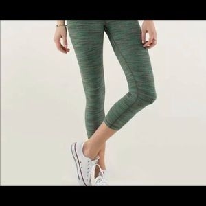 Size 4 Wunder Under Crops